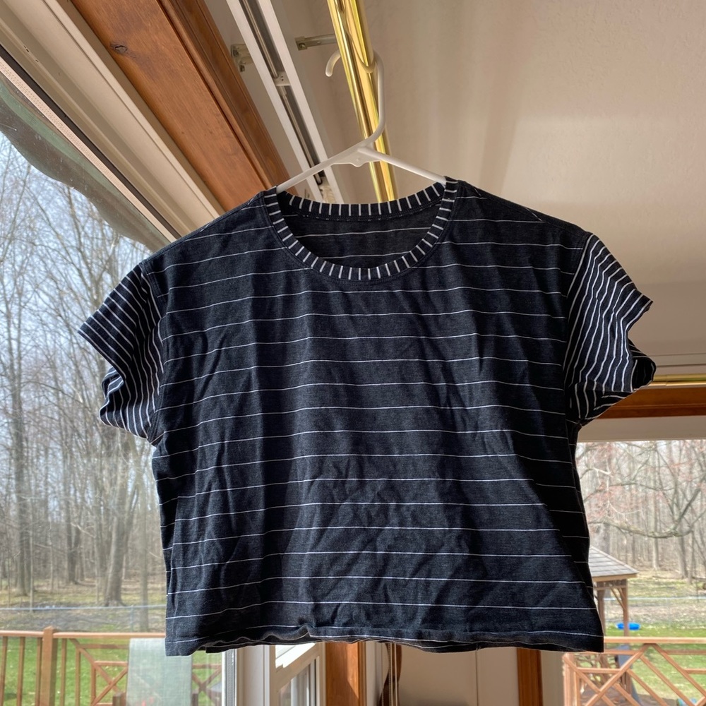 Lululemon boxy crop top!